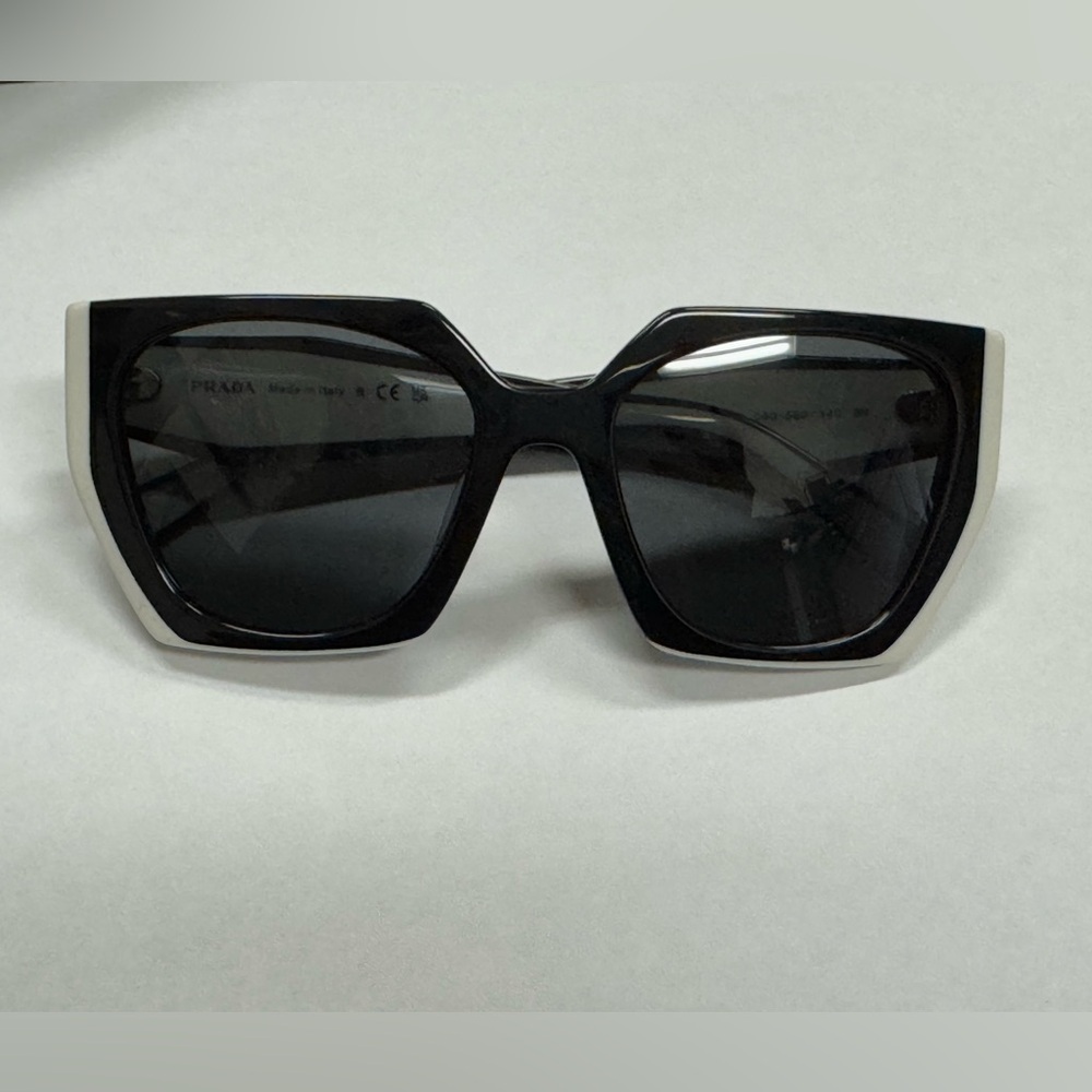Brand new Prada 15WS 09Q5S0 black white dark grey women sunglasses